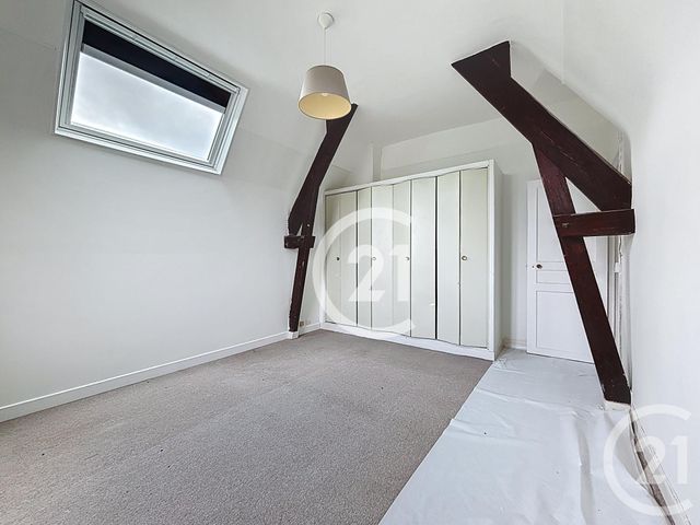 Maison à louer - 8 pièces - 150 m2 - Colombelles - 14 - BASSE-NORMANDIE