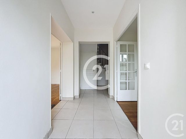 Maison à louer - 8 pièces - 150 m2 - Colombelles - 14 - BASSE-NORMANDIE