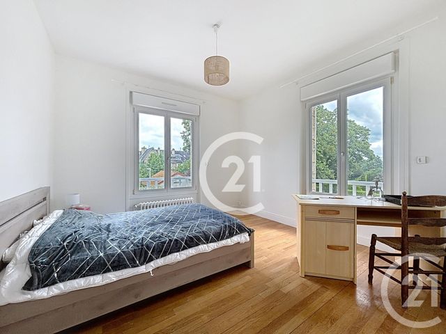 Maison à louer - 8 pièces - 150 m2 - Colombelles - 14 - BASSE-NORMANDIE