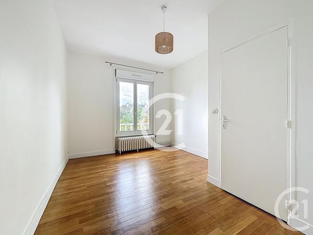 Maison à louer - 8 pièces - 150 m2 - Colombelles - 14 - BASSE-NORMANDIE