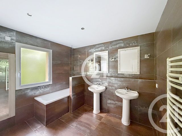 Maison &agrave; louer - 7 pi&egrave;ces - 198,21 m2 - Mathieu - 14 - BASSE-NORMANDIE