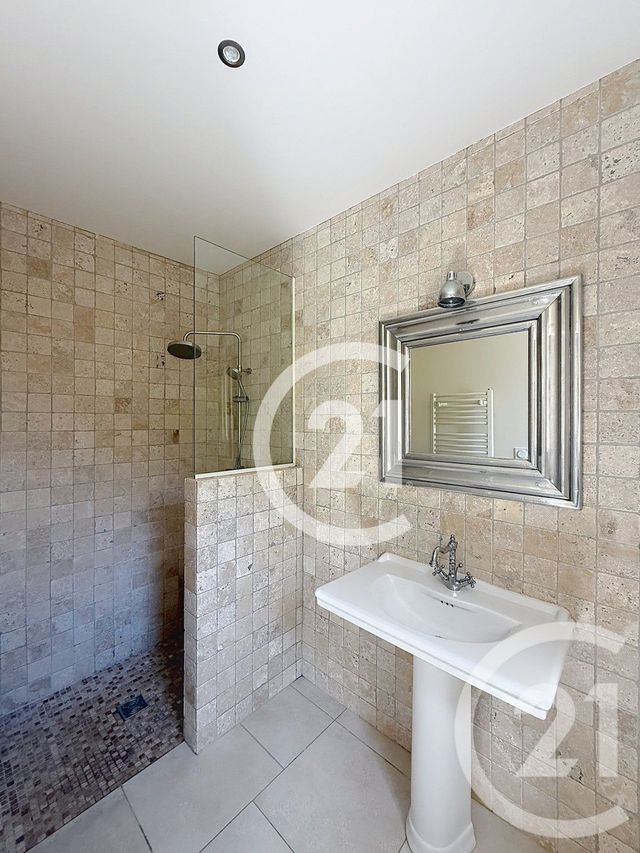Maison &agrave; louer - 7 pi&egrave;ces - 198,21 m2 - Mathieu - 14 - BASSE-NORMANDIE